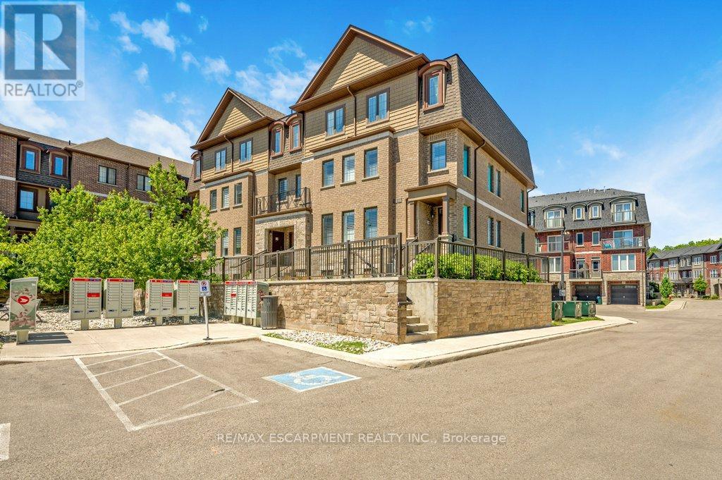 Photo of 445 Ontario Street