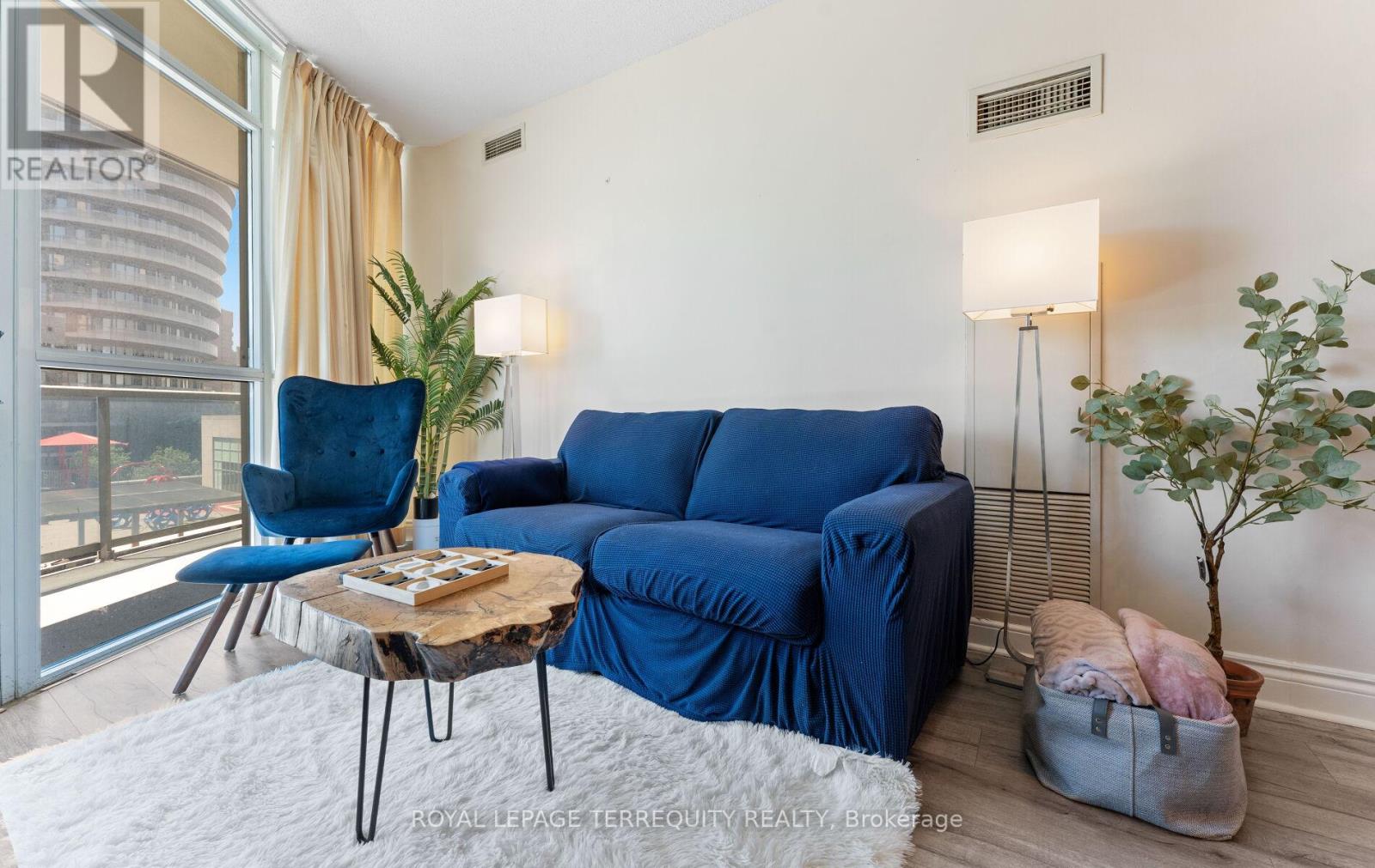#406 80 ABSOLUTE AVENUE - 12