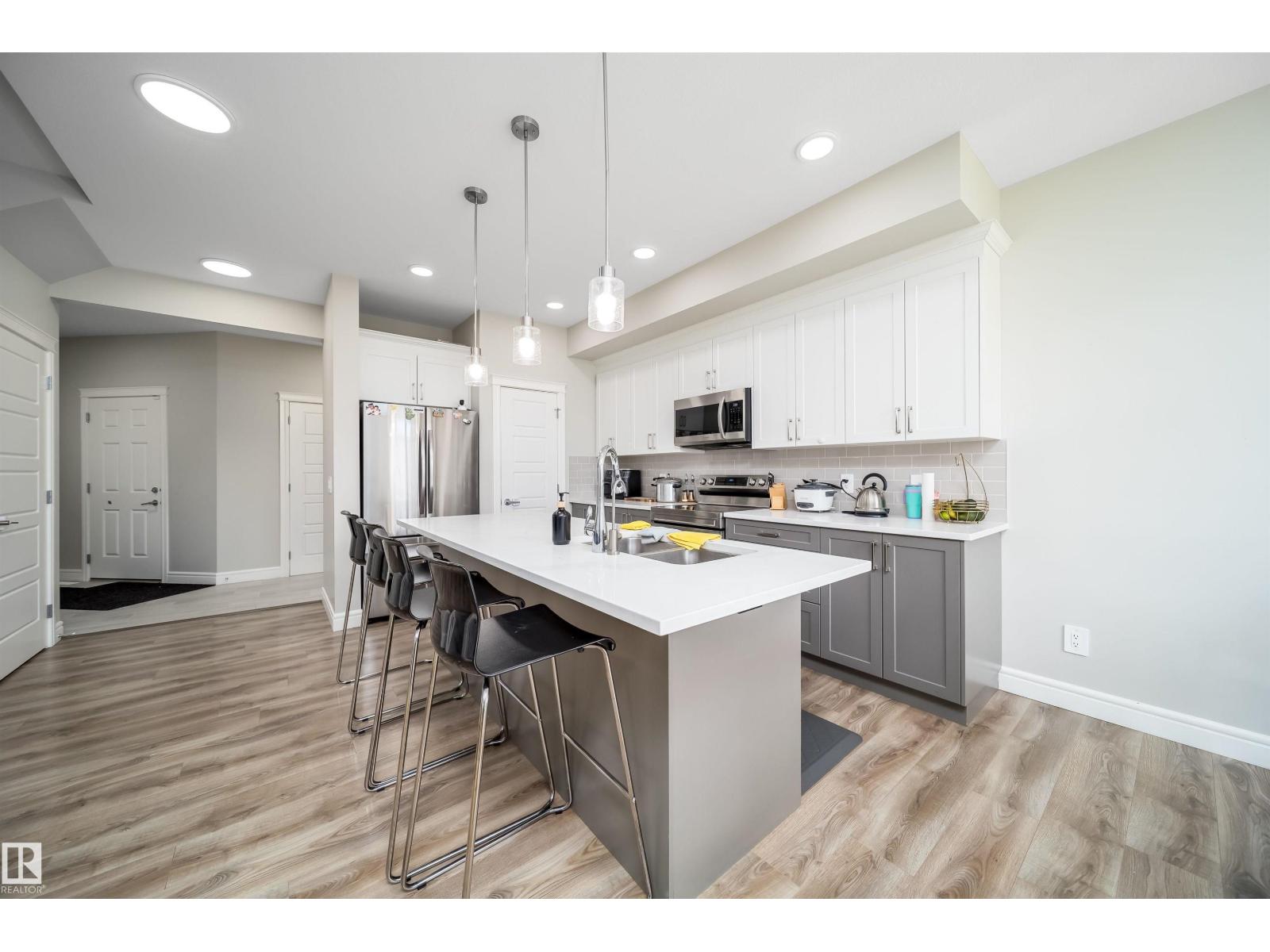 16123 31 AV SW — photo 16