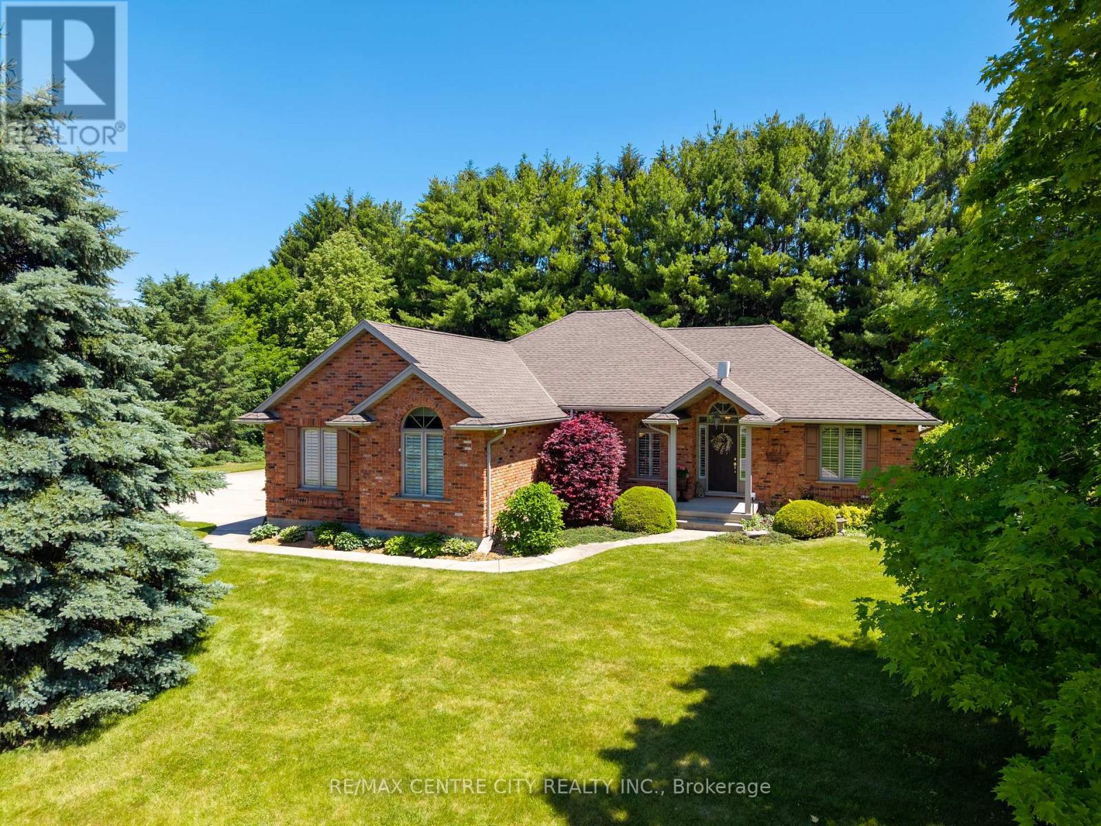 61 ABERDEEN DRIVE - 1