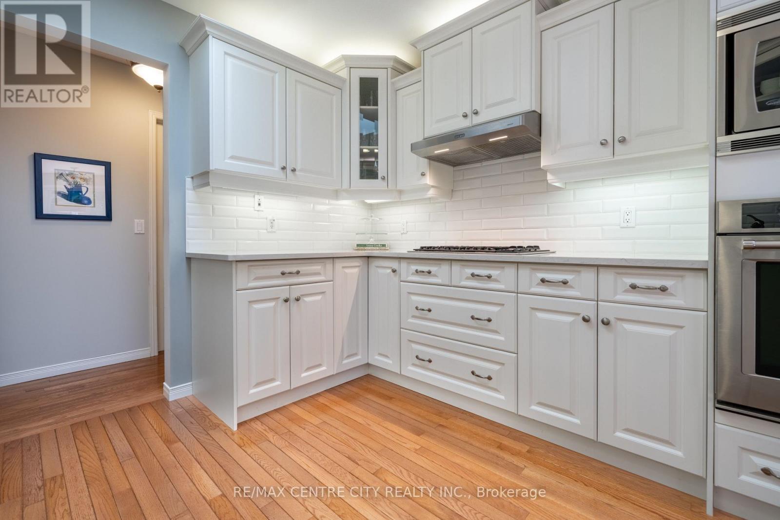 61 ABERDEEN DRIVE - 26