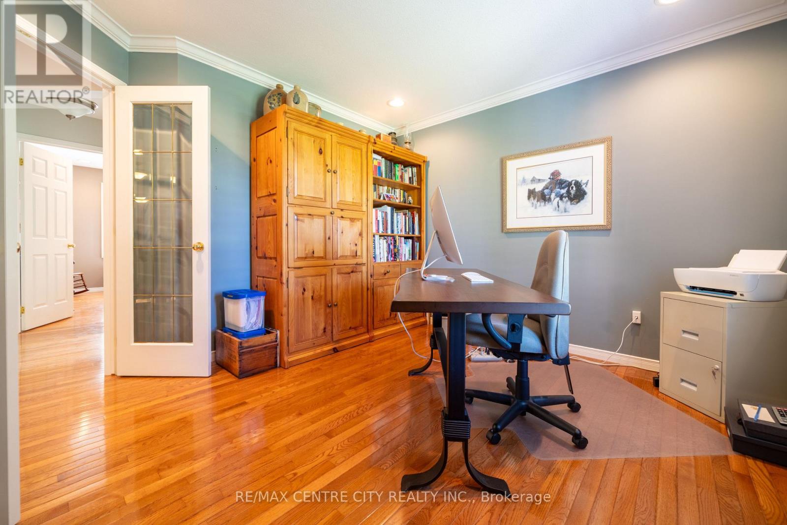 61 ABERDEEN DRIVE - 38