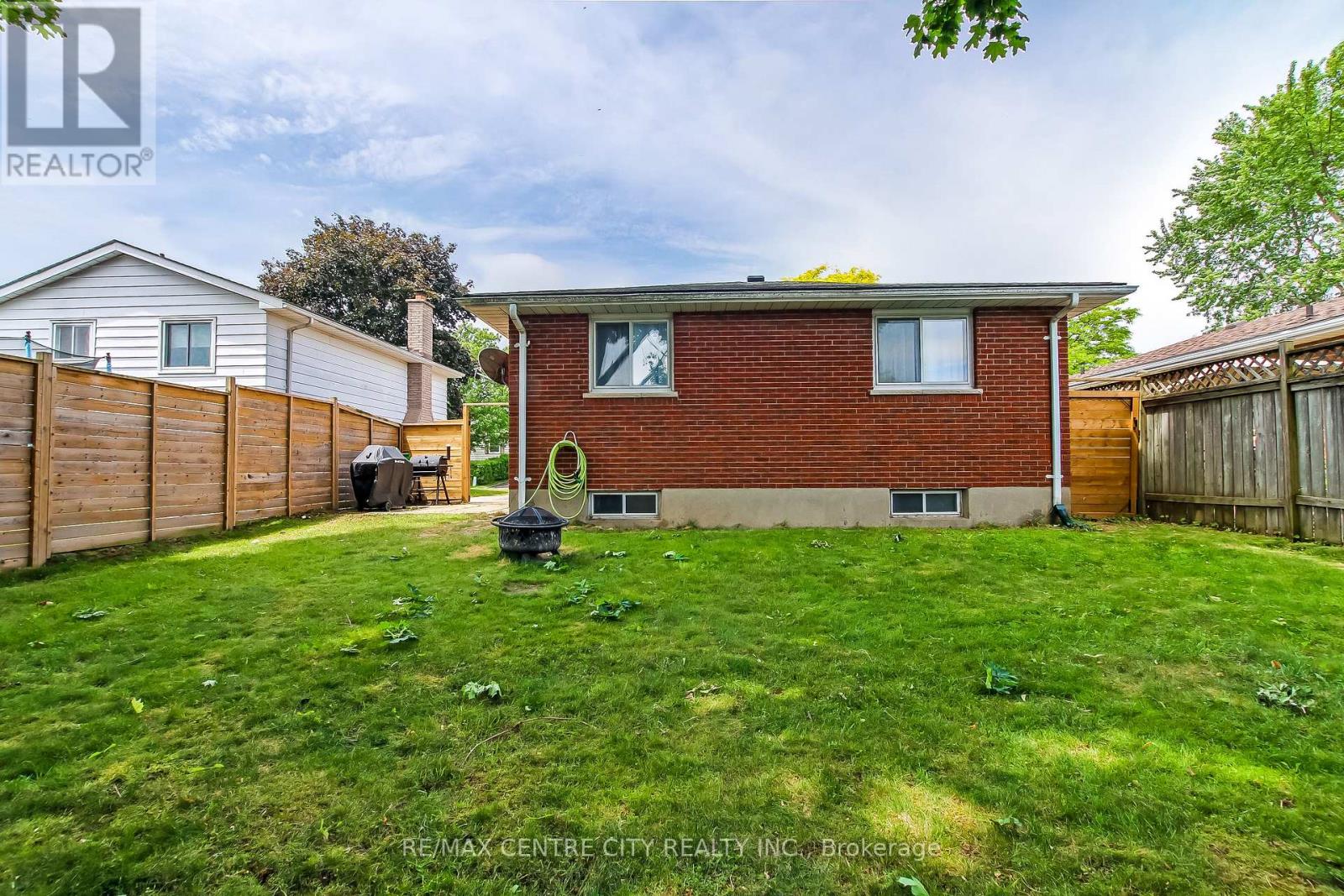 91 MOORE AVENUE - 2