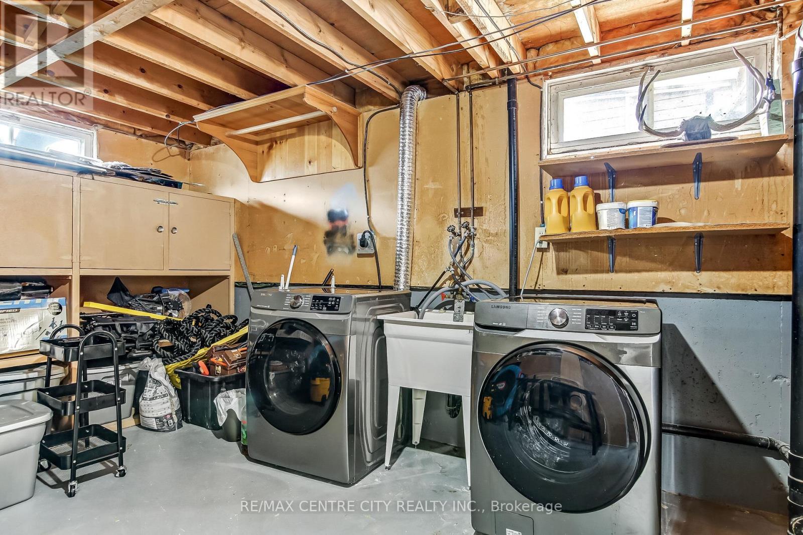 91 MOORE AVENUE - 20