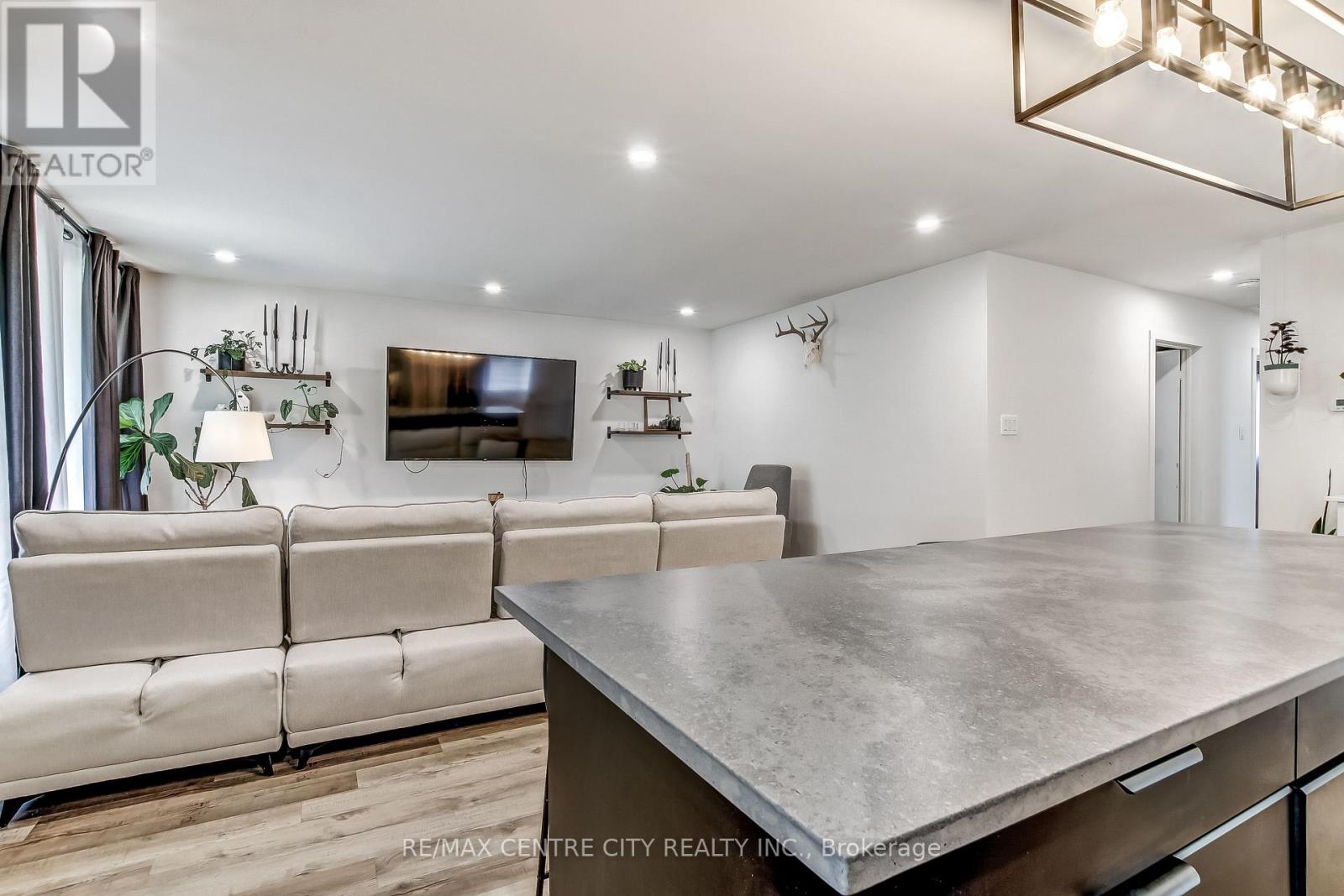91 MOORE AVENUE - 7