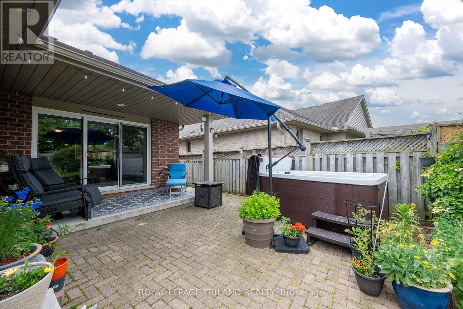 48 CIRCLEWOOD DRIVE - 10