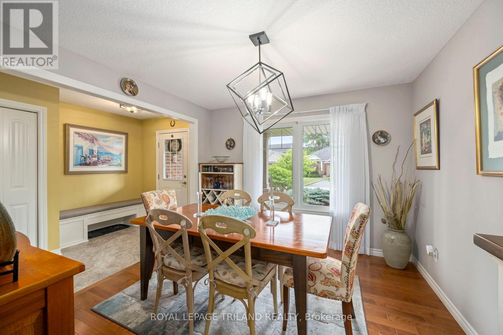 48 CIRCLEWOOD DRIVE - 16