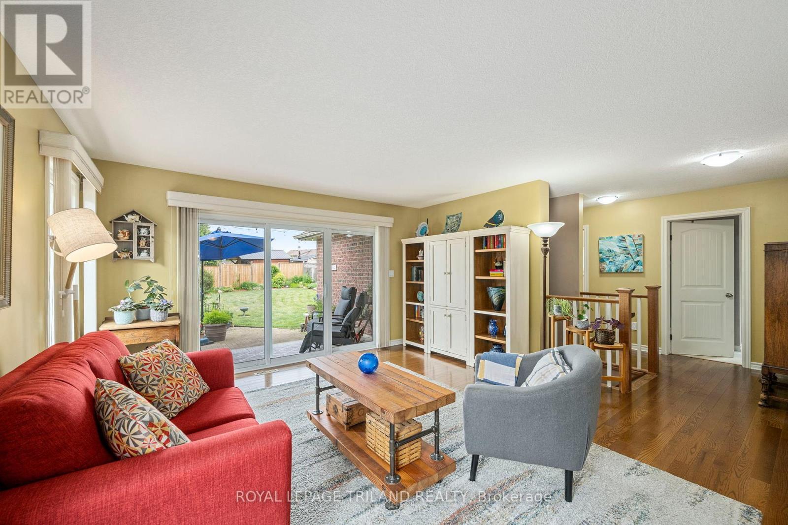 48 CIRCLEWOOD DRIVE - 21
