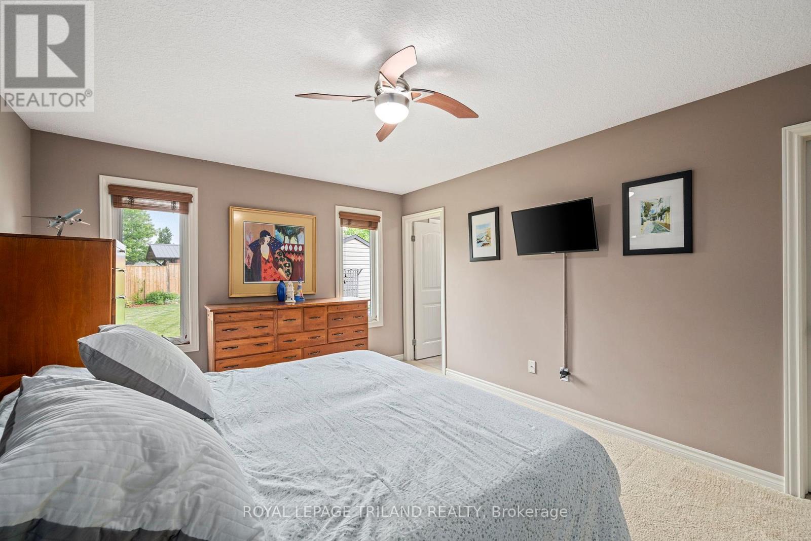 48 CIRCLEWOOD DRIVE - 31