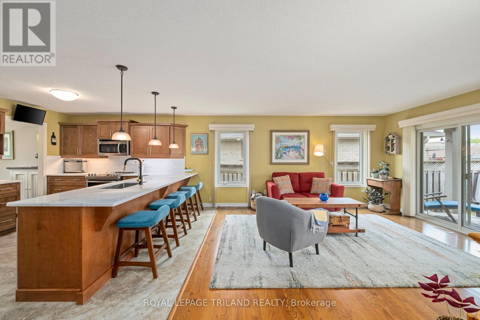 48 CIRCLEWOOD DRIVE - 34