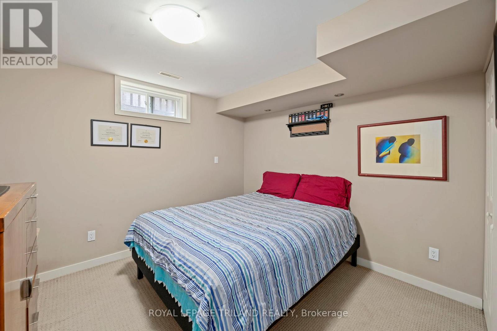 48 CIRCLEWOOD DRIVE - 41