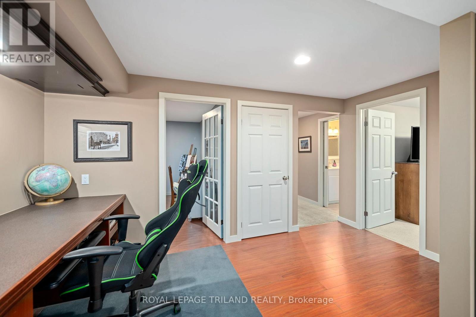 48 CIRCLEWOOD DRIVE - 44