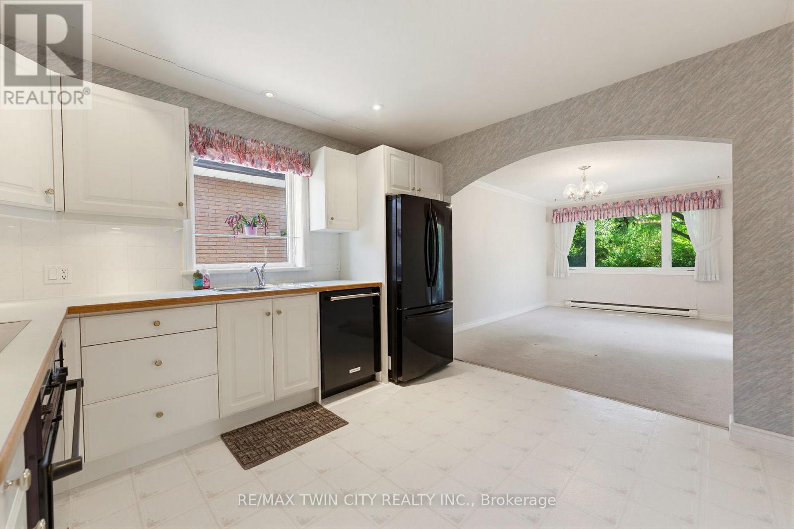 22 DUNSDON STREET - 11