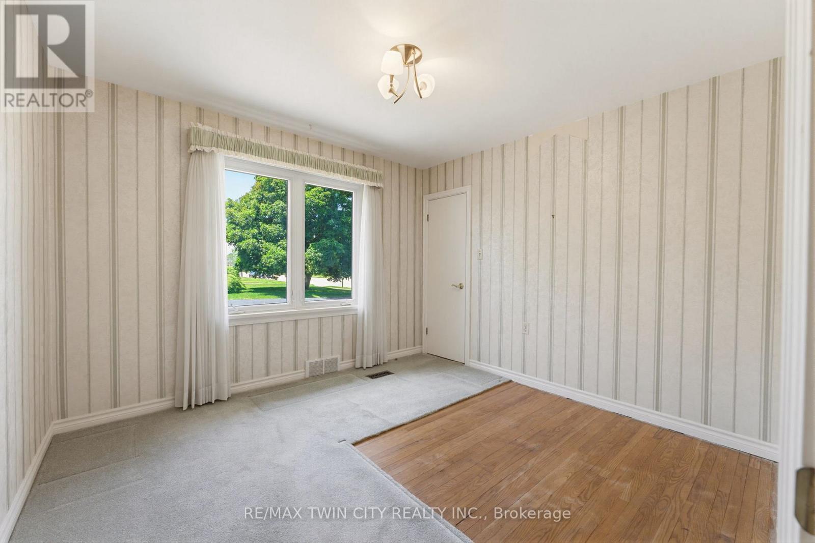 22 DUNSDON STREET - 16