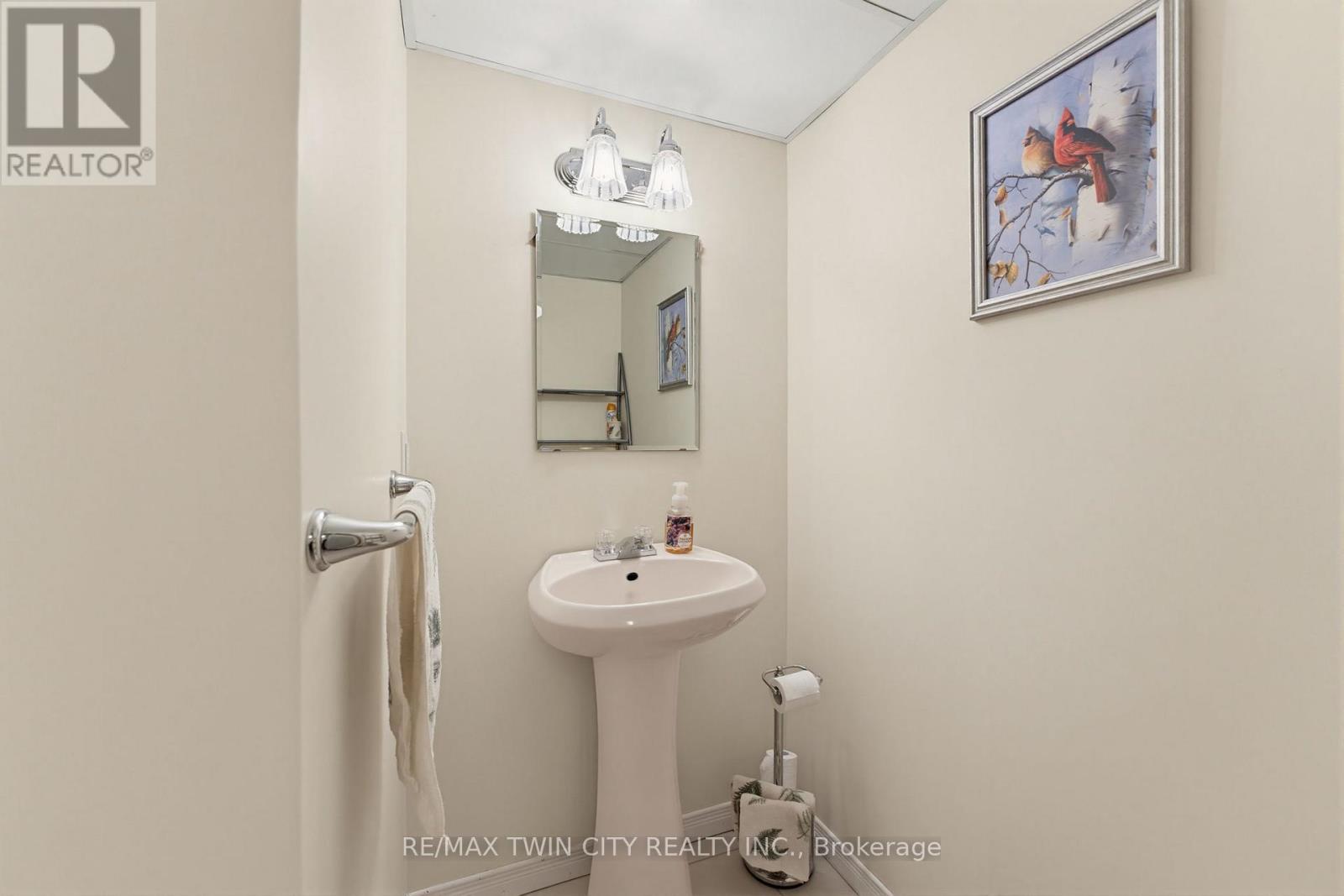 22 DUNSDON STREET - 25