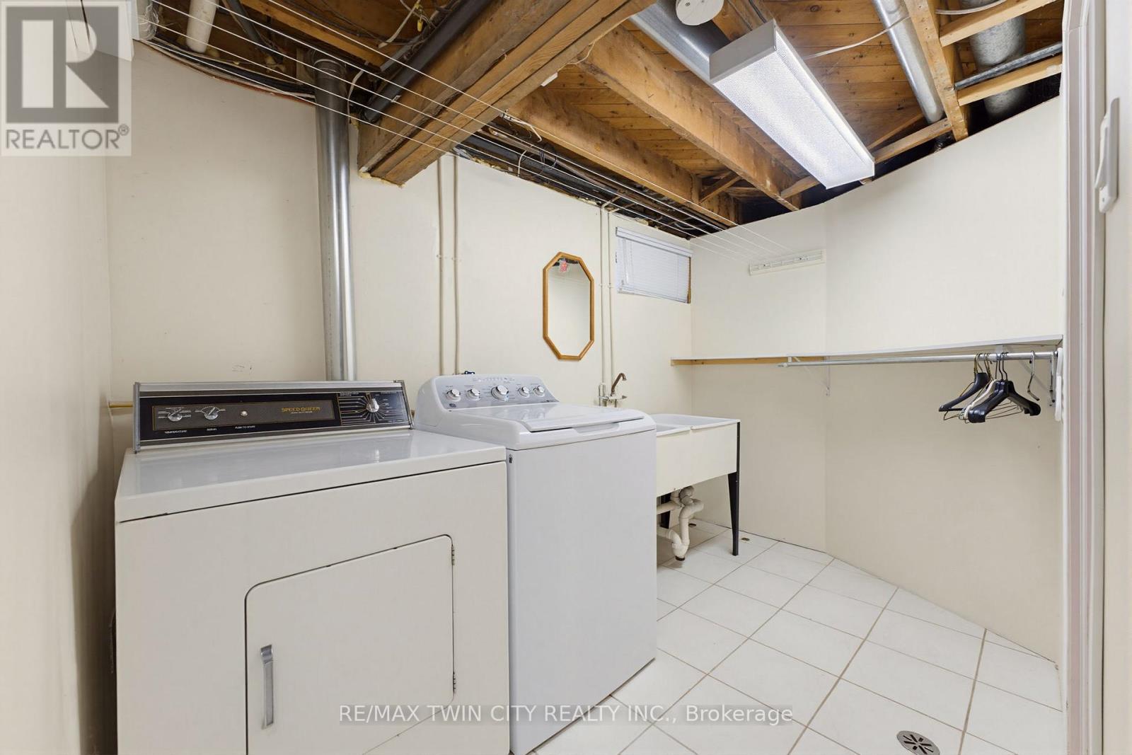 22 DUNSDON STREET - 26