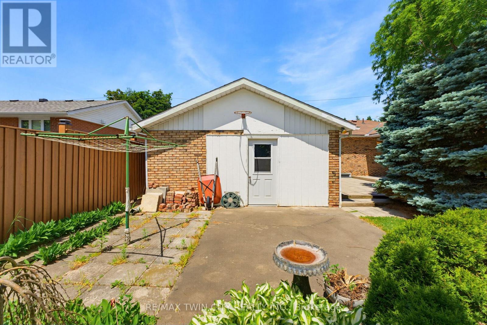 22 DUNSDON STREET - 30