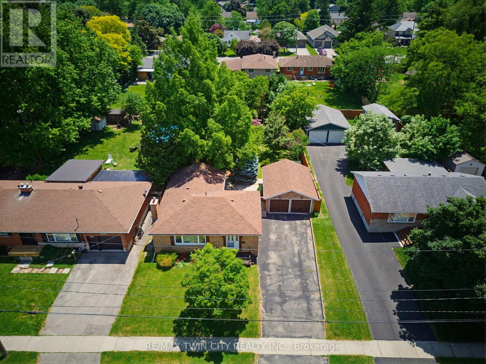 22 DUNSDON STREET - 33