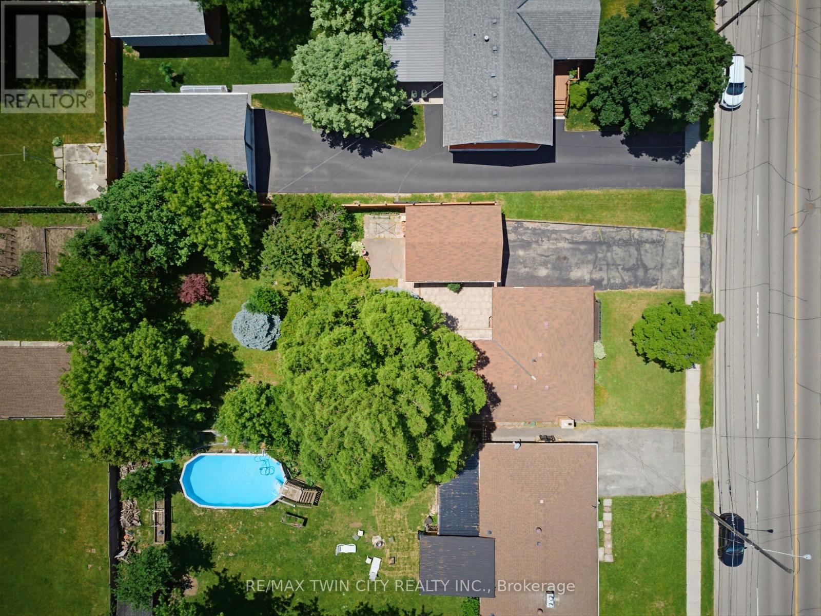 22 DUNSDON STREET - 36