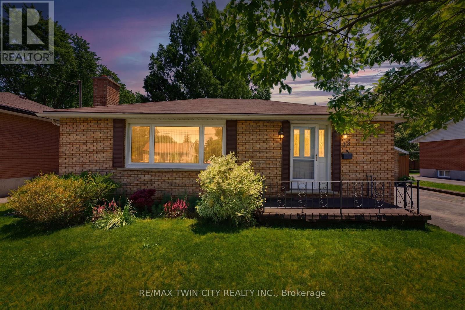 22 DUNSDON STREET - 4
