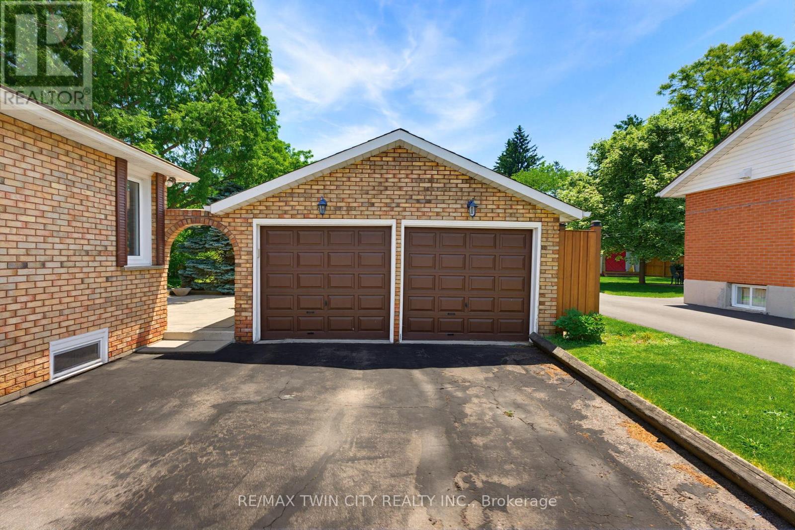 22 DUNSDON STREET - 5