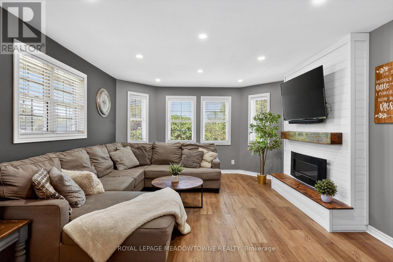 1073 SERPENT MOUNDS ROAD - Image 13
