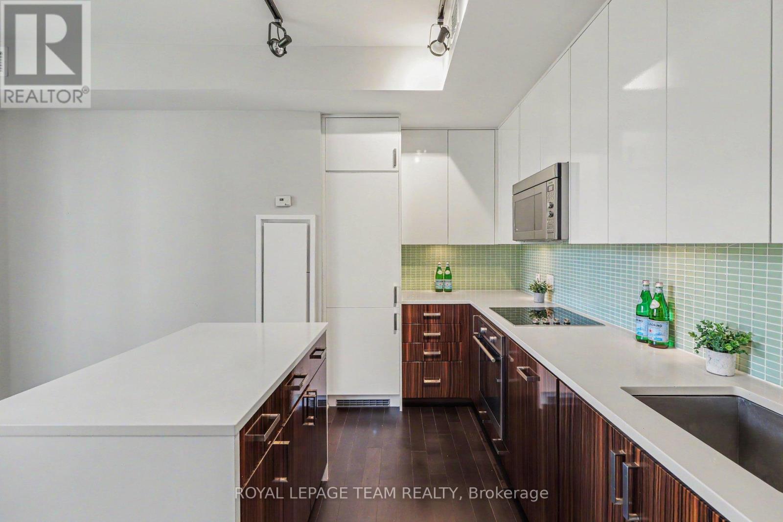 #310 300 LISGAR STREET E - 11
