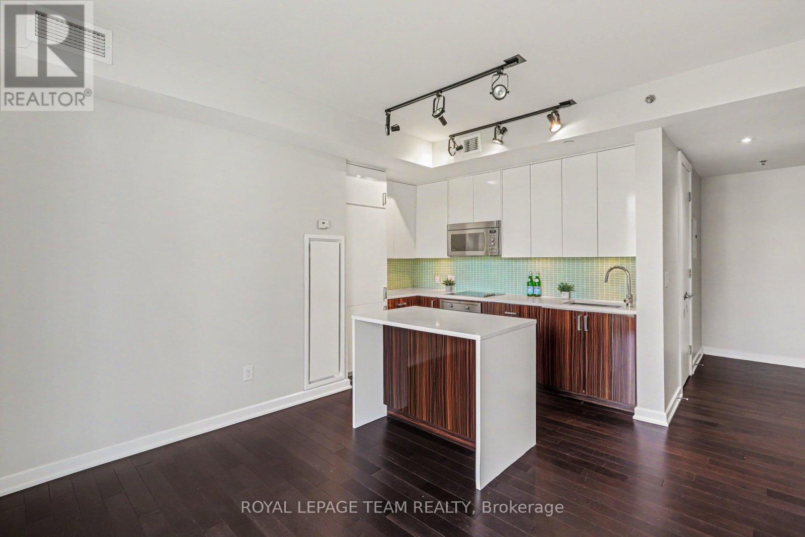 #310 300 LISGAR STREET E - 7
