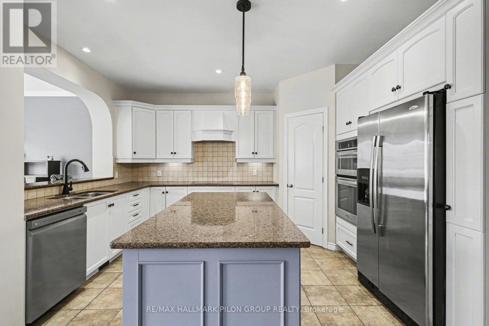 6 Bed, 4 Bath House for Sale in Ottawa – 1878 MONTMERE AVENUE, Ottawa – MLS# X13425044 - Image 6