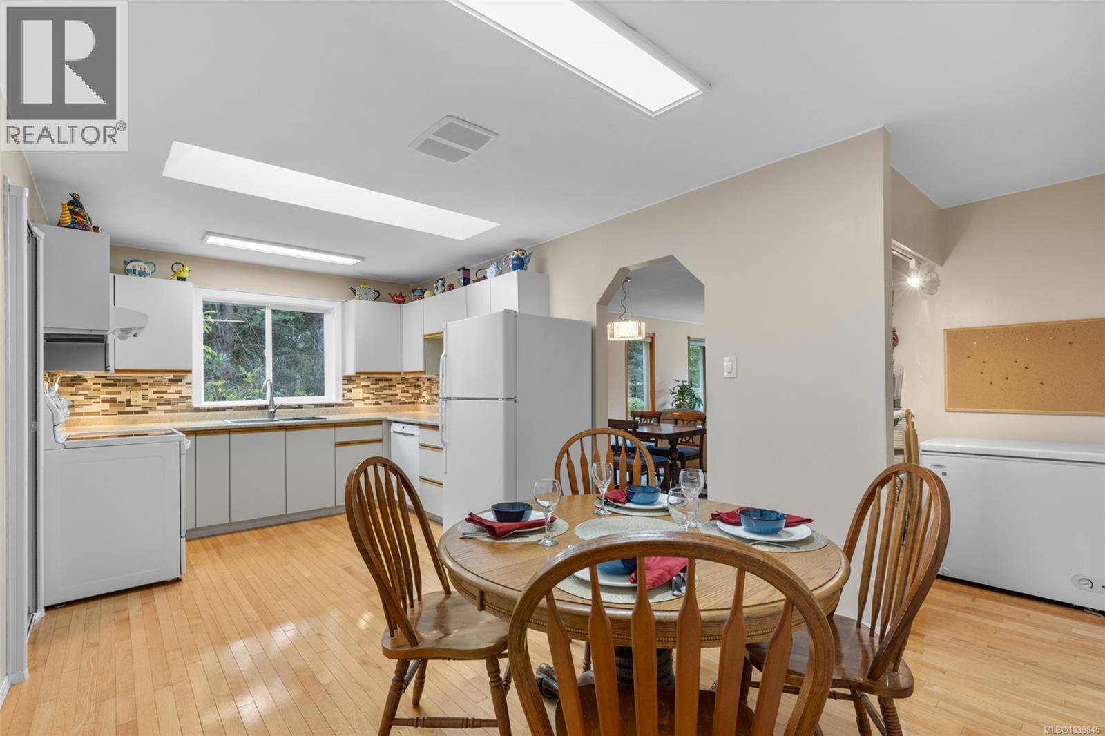 2682 Labieux Rd - 8