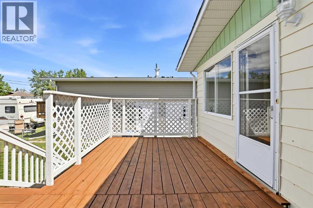 2108 23 Avenue Close - 18