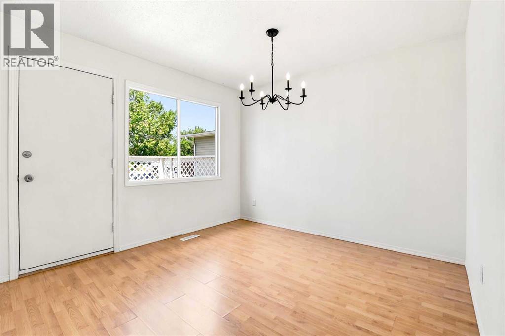 2108 23 Avenue Close - 9