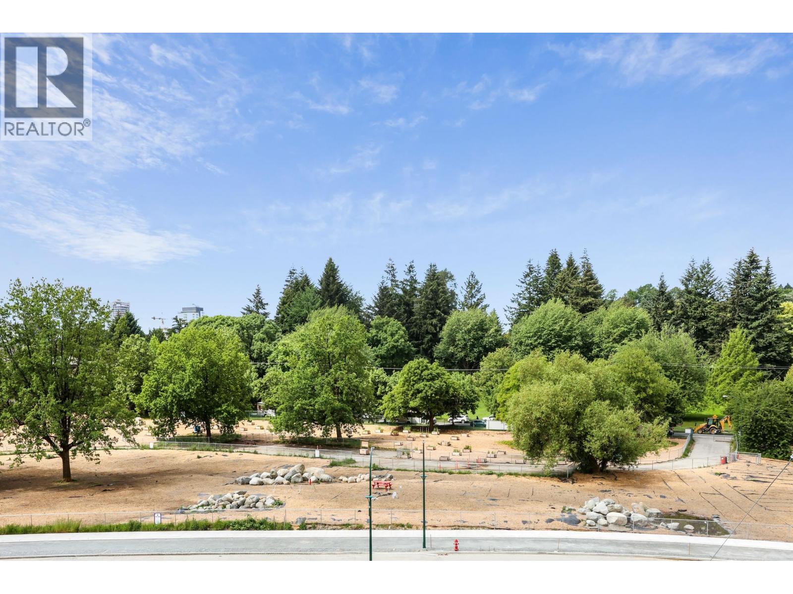401 108 E 35 AVENUE — main photo