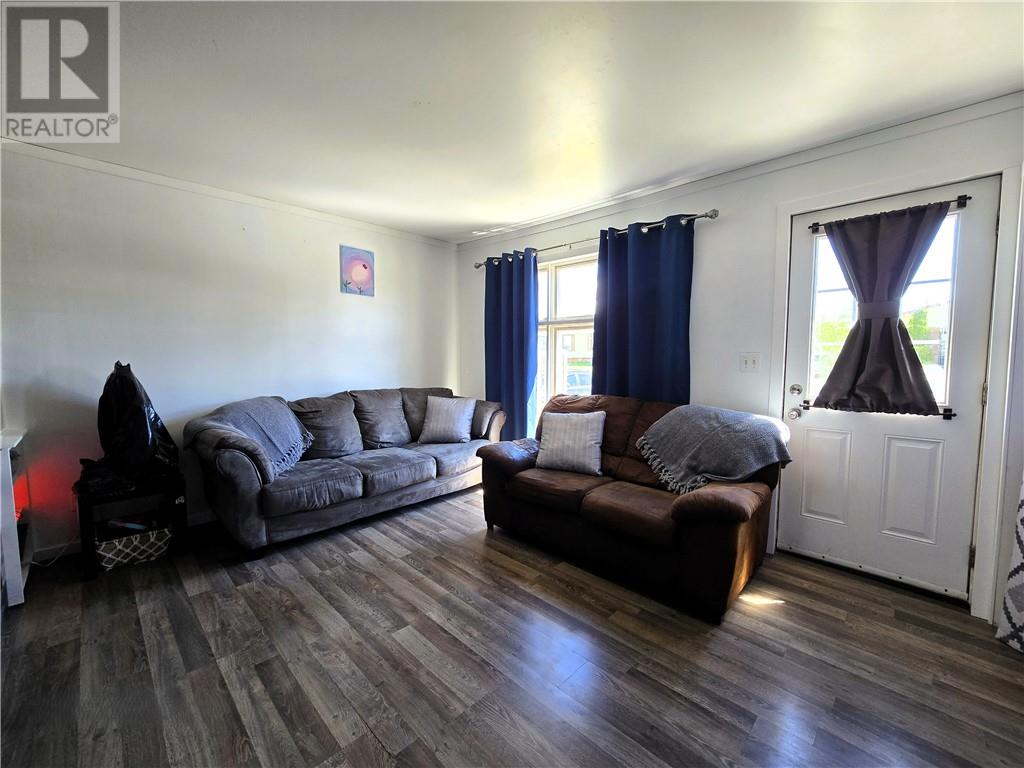 11 Frank Street - 13