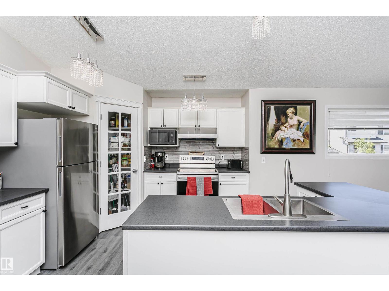 4228 162 AV NW - 12