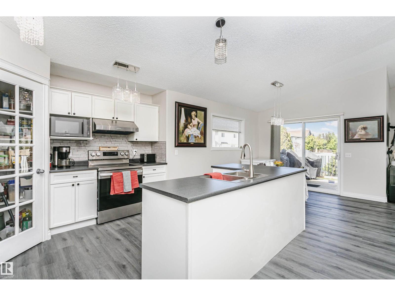 4228 162 AV NW - 14