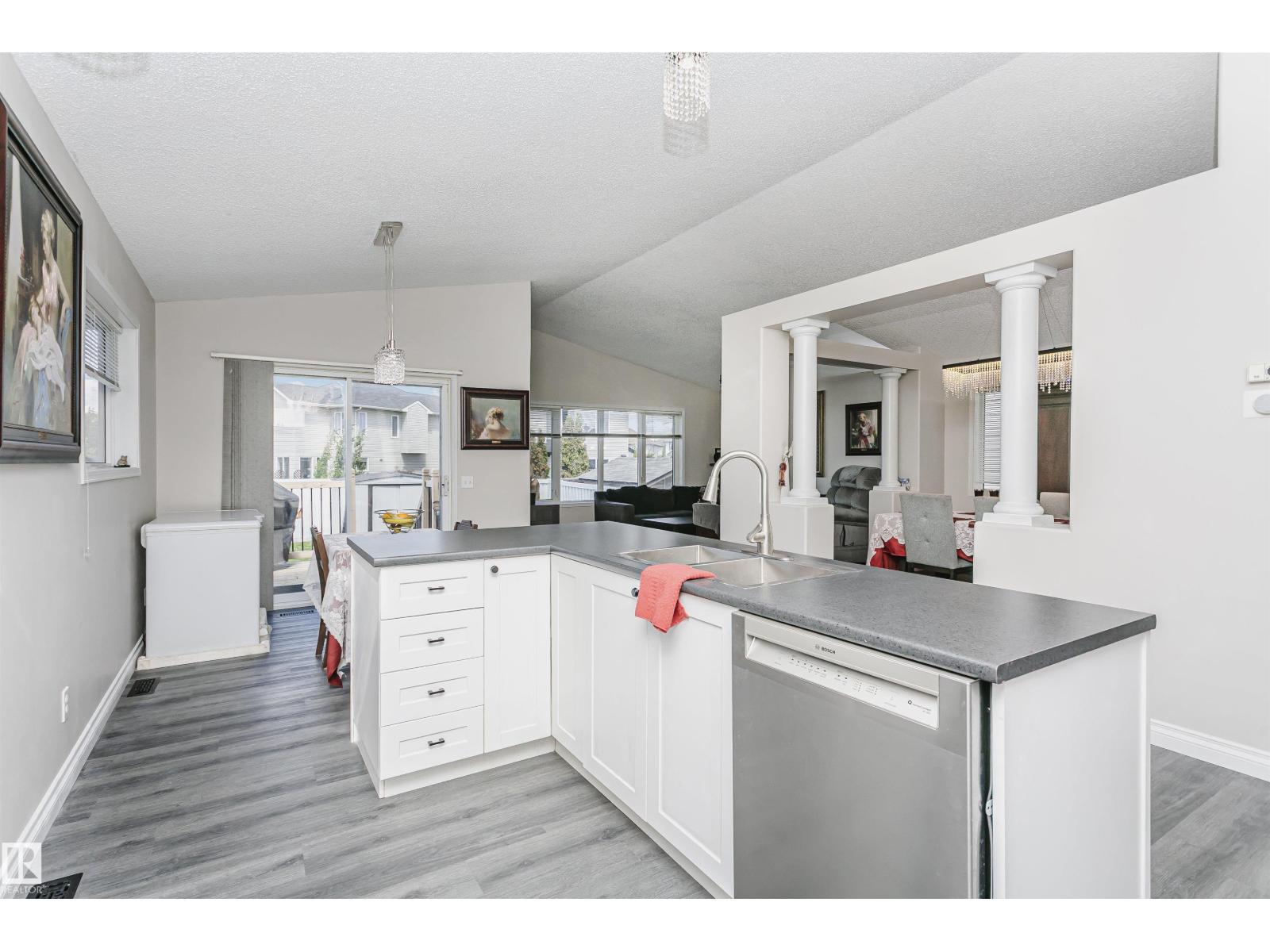4228 162 AV NW - 15