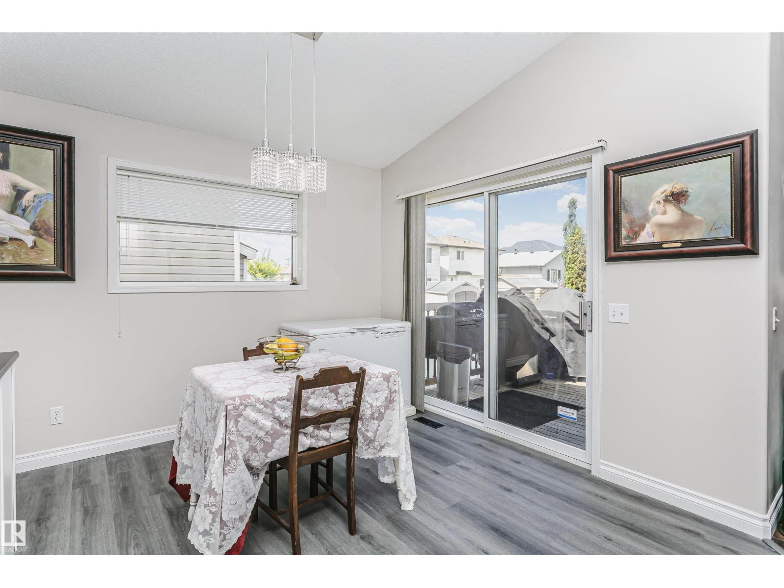 4228 162 AV NW - 20
