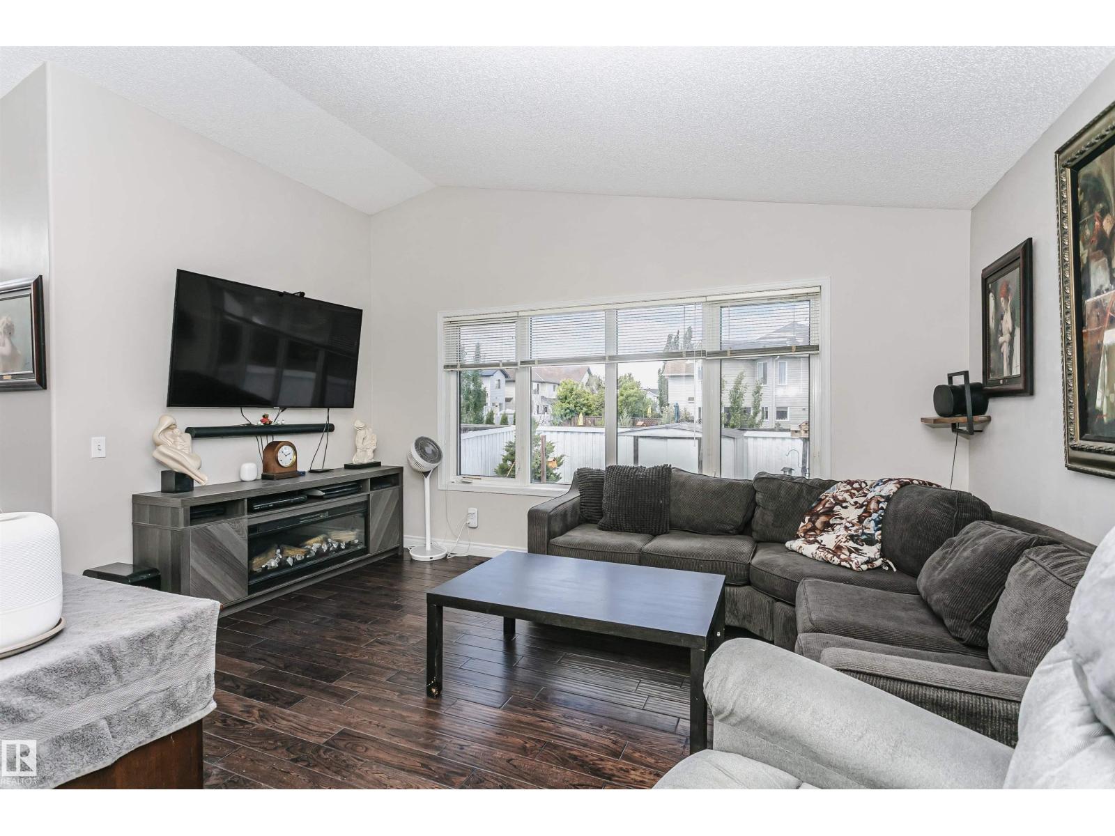 4228 162 AV NW - 24