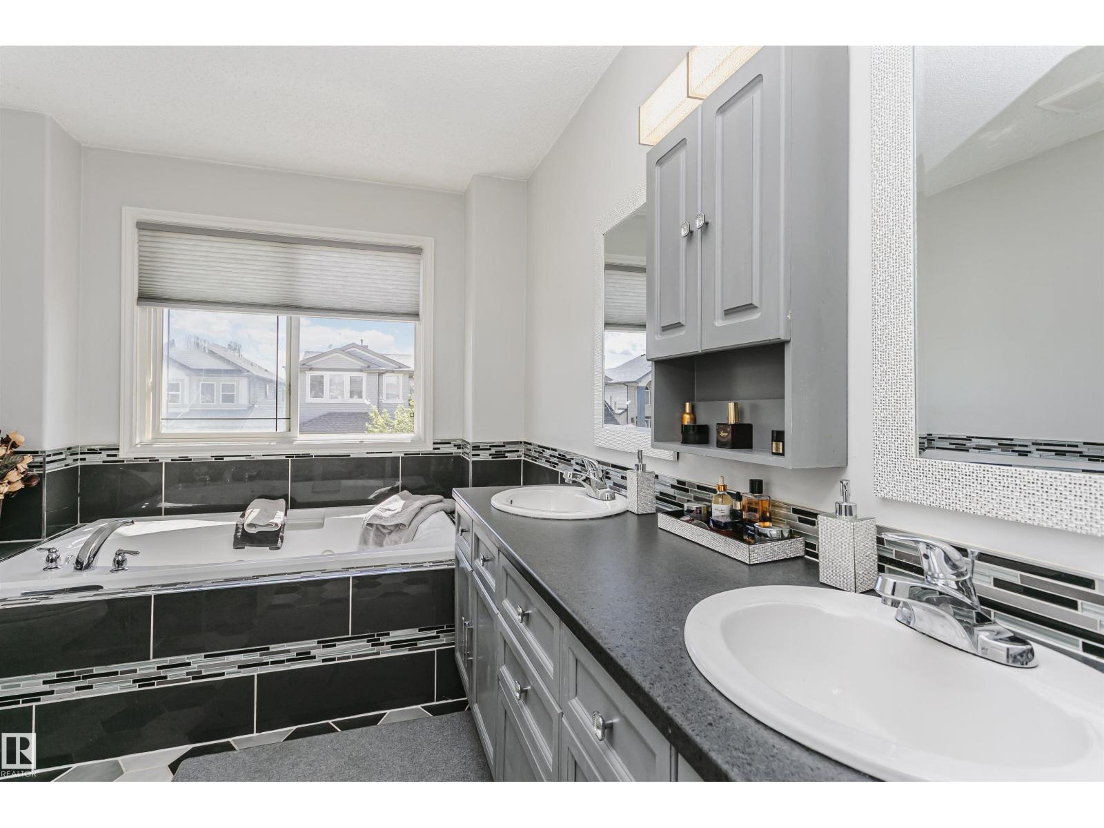 4228 162 AV NW - 36