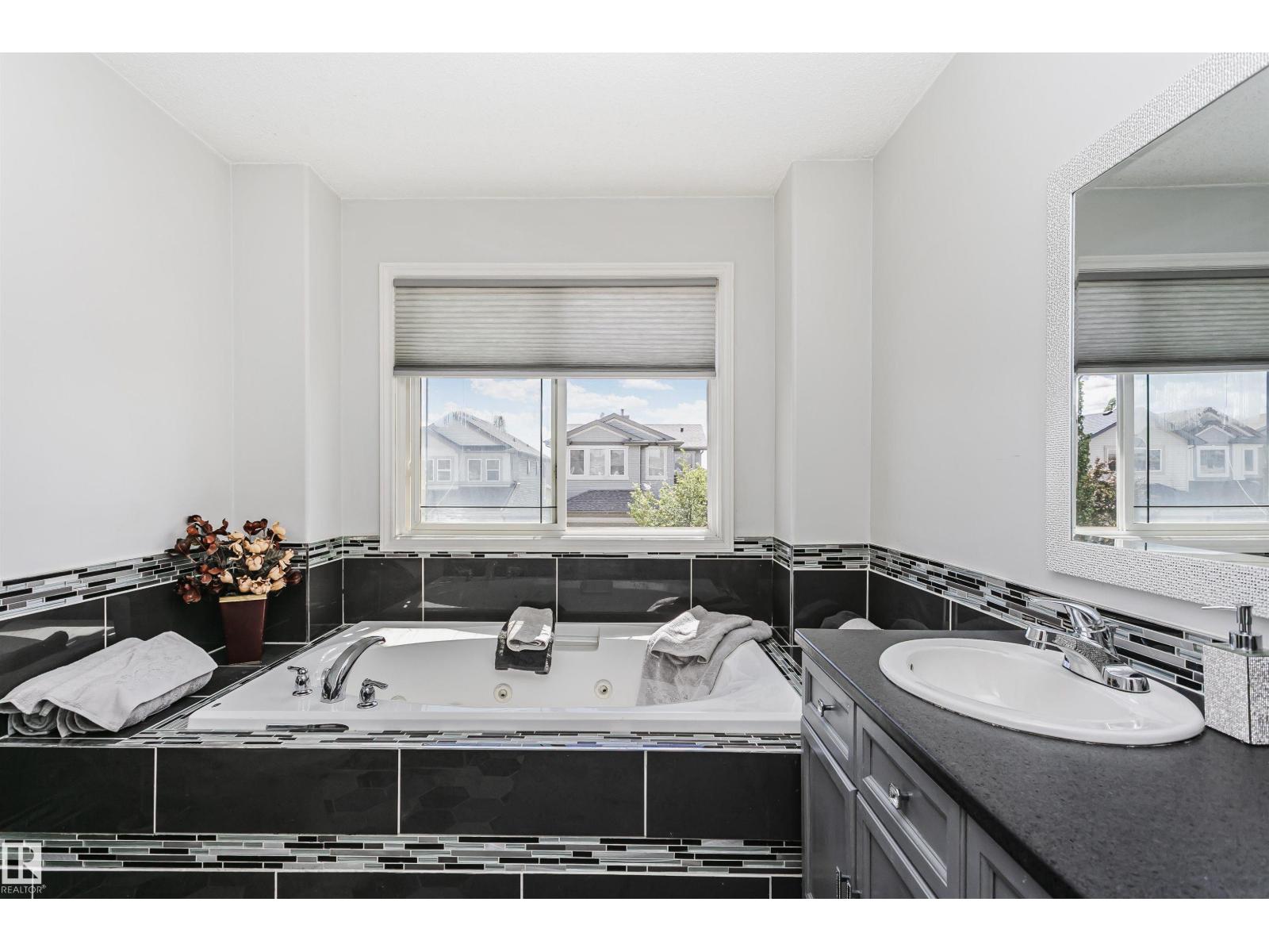 4228 162 AV NW - 37