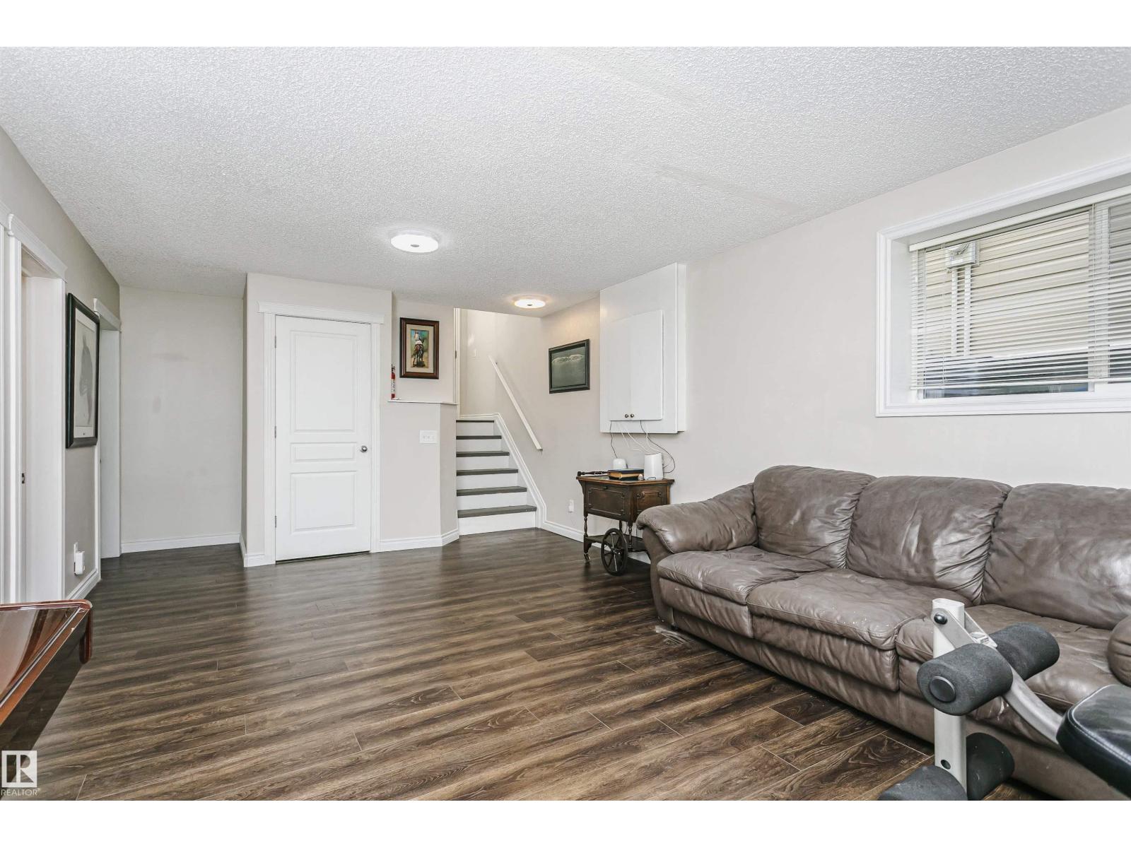 4228 162 AV NW - 39