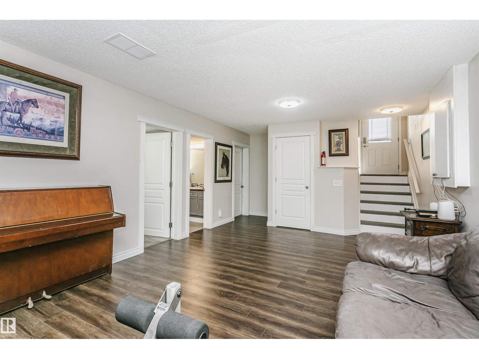 4228 162 AV NW - 40