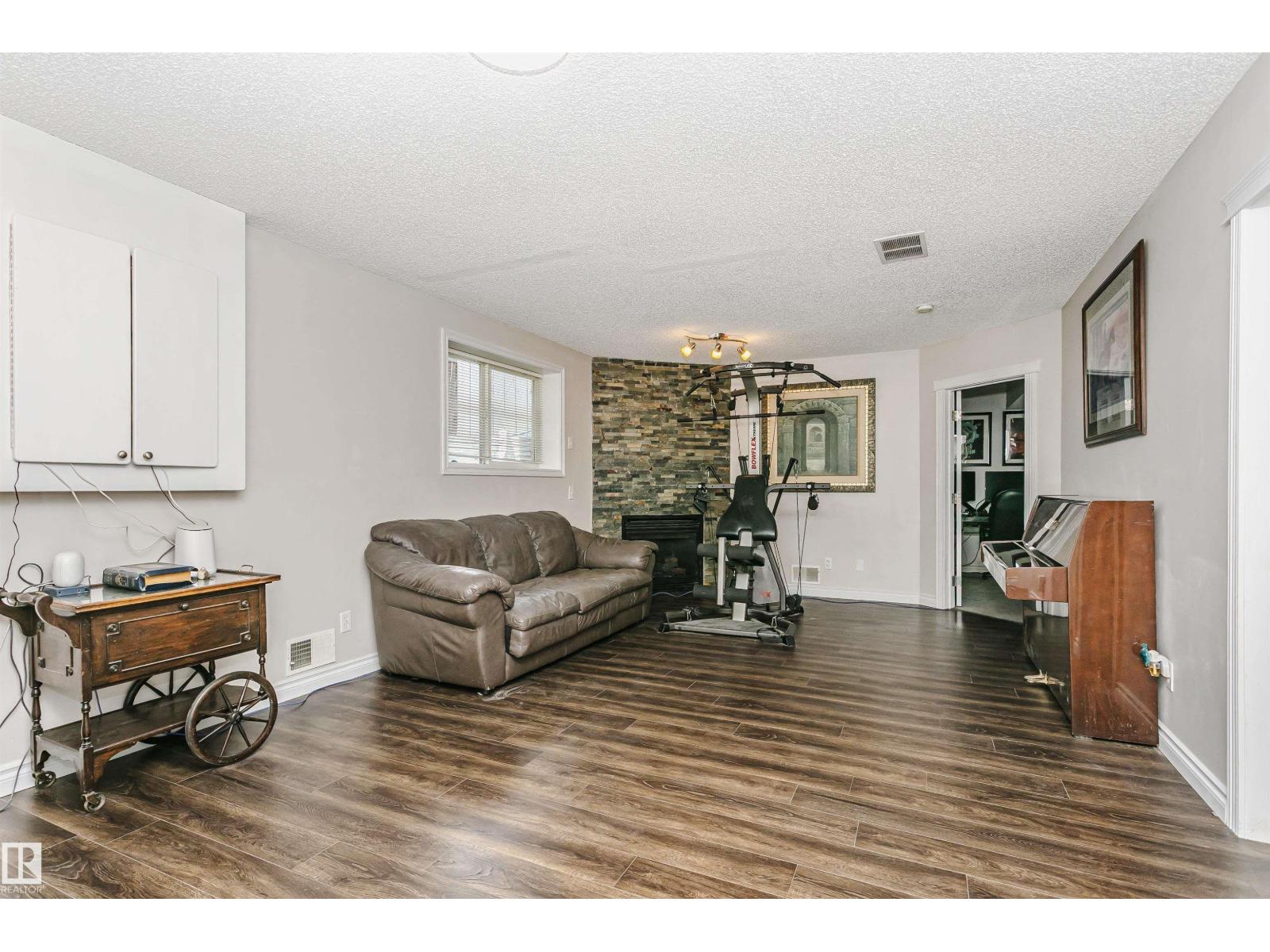 4228 162 AV NW - 41