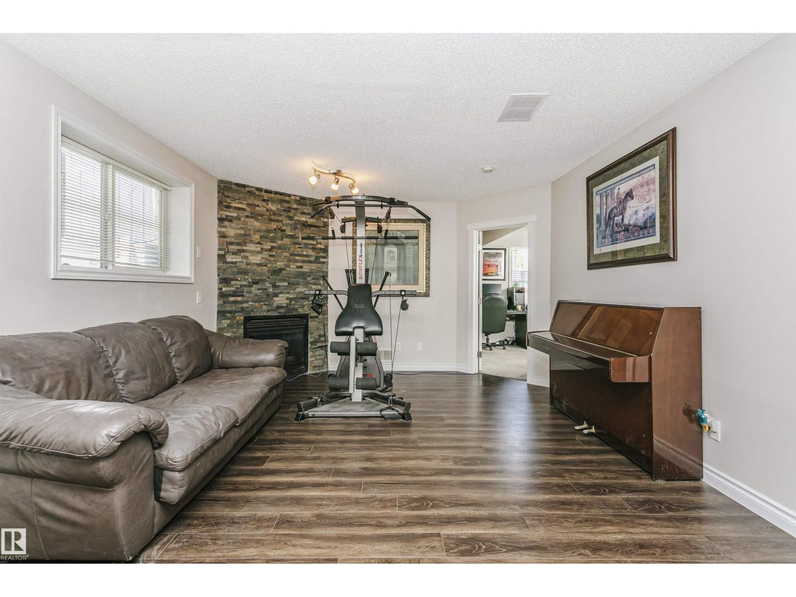 4228 162 AV NW - 42