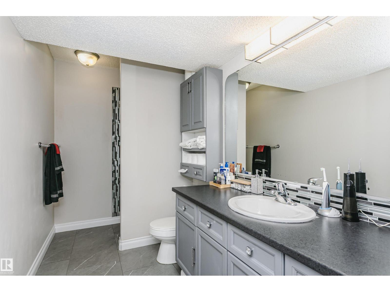 4228 162 AV NW - 47