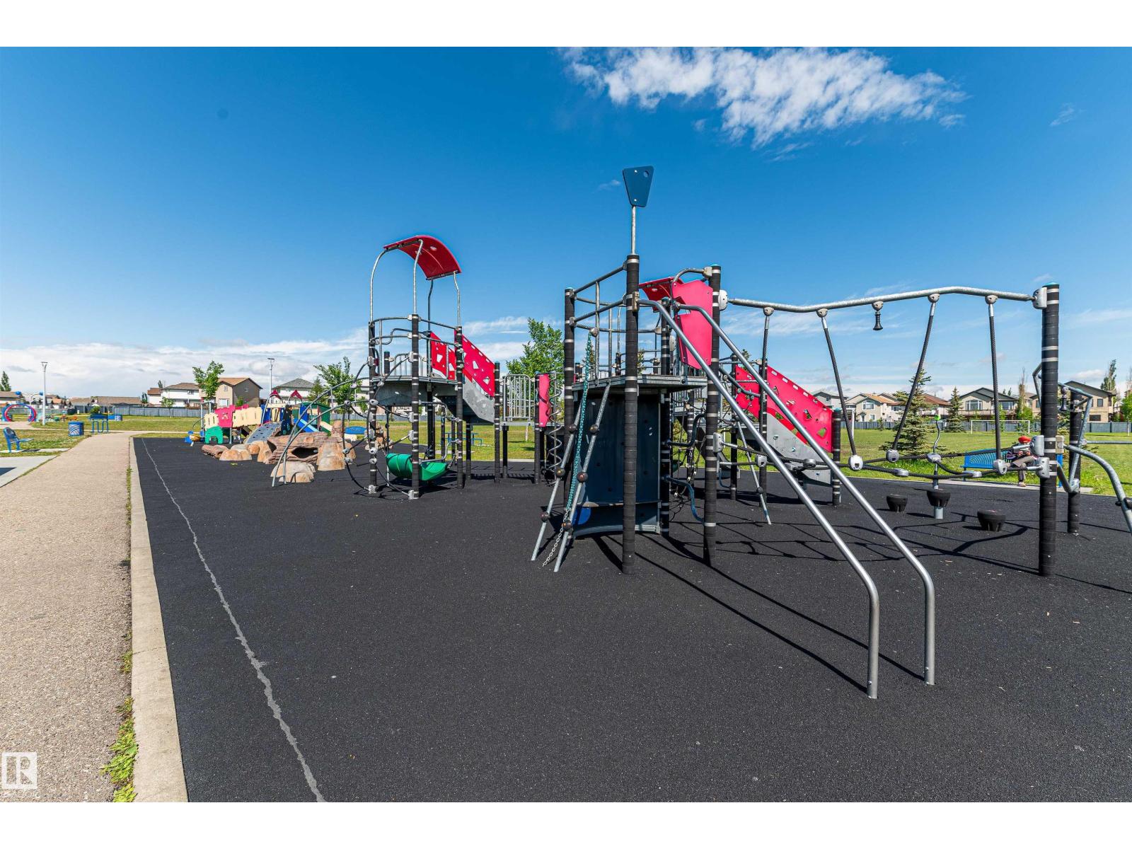 4228 162 AV NW - 65