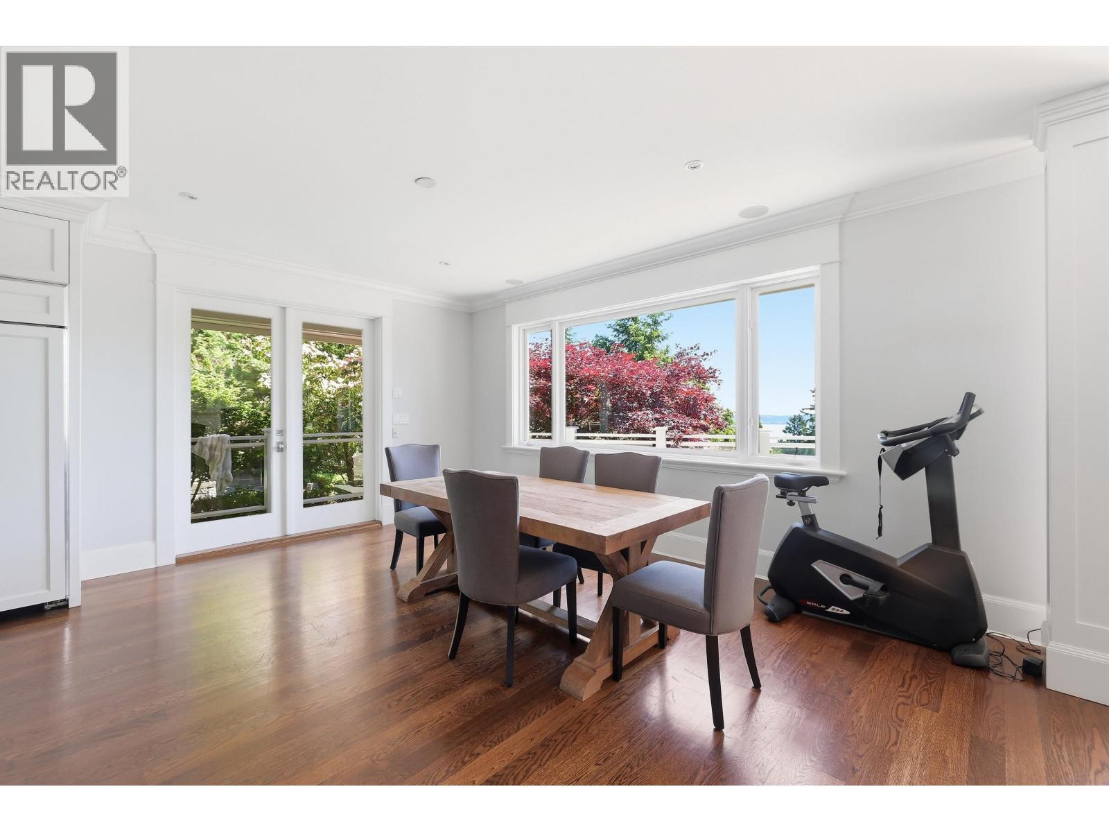 4659 WOODGREEN DRIVE, West Vancouver