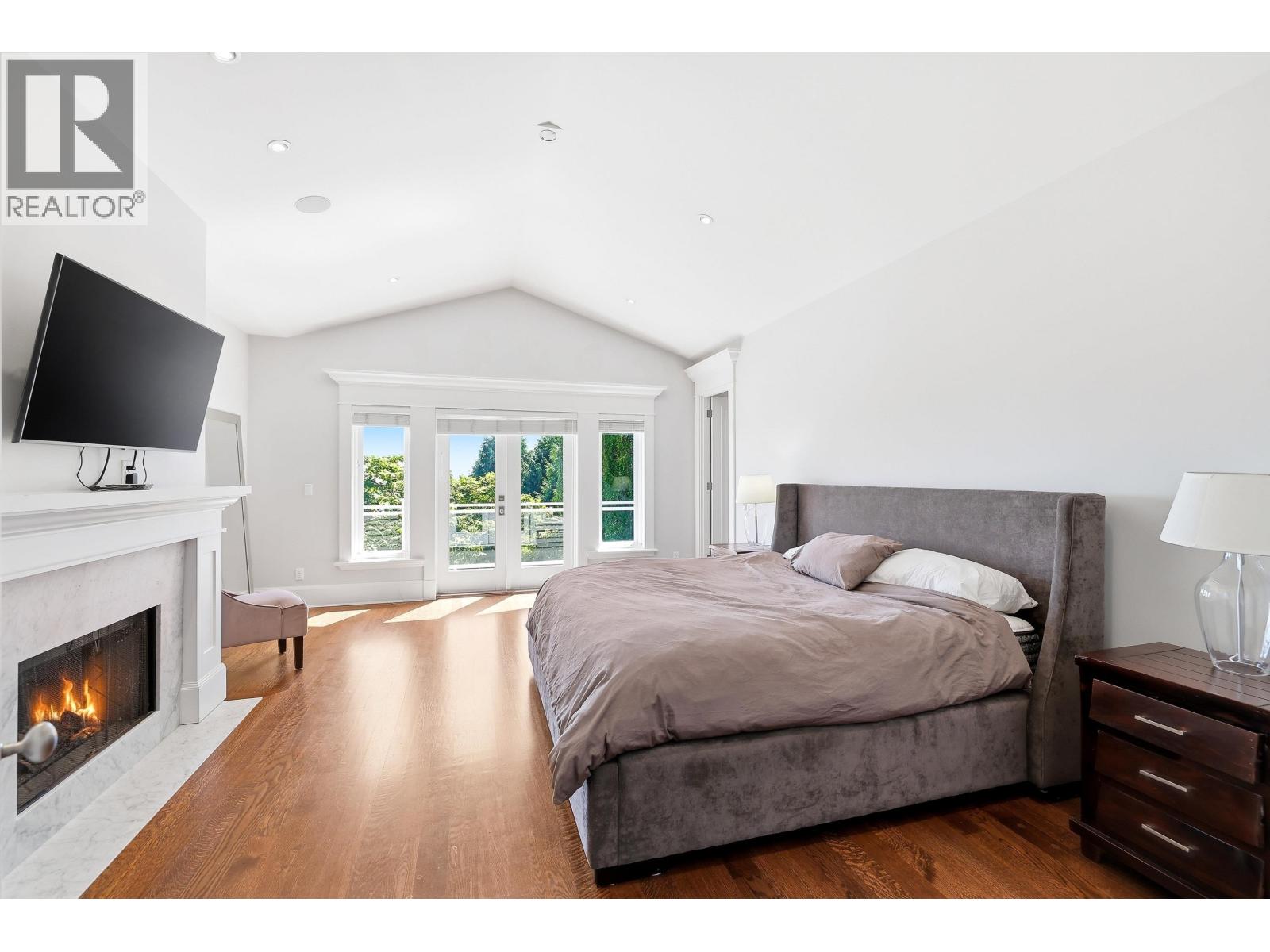 4659 WOODGREEN DRIVE, West Vancouver