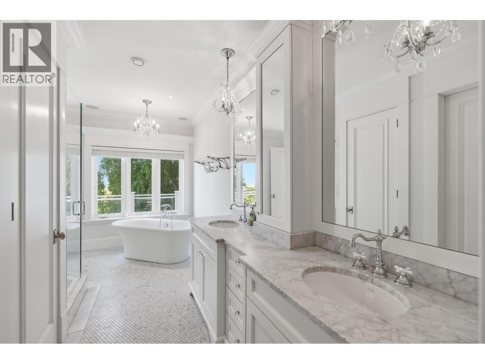 4659 WOODGREEN DRIVE, West Vancouver